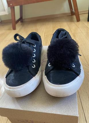 Кеди для дівчинки р 34 ціна 250 грн 3