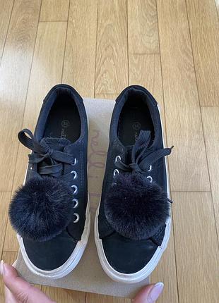 Кеди для дівчинки р 34 ціна 250 грн 2