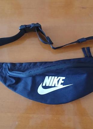 Бананка унісекс nike чорна