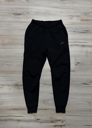 Чорні спортивні штани найк течфліс nike tech fleece joggers, s, оригінал