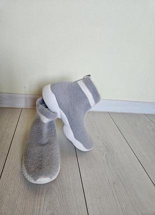 Новые детские кроссовки р 34 2
