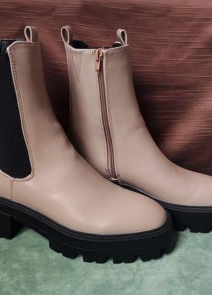 Чоботи жіночі schuh бежеві, розмір 38, устілка 25 см, екошкіра