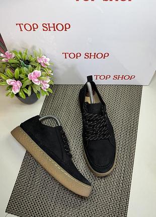 Оригінальні шкіряні кросівки clarks