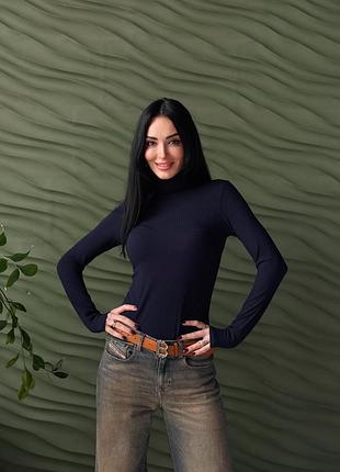 Жіночий гольф в рубчик