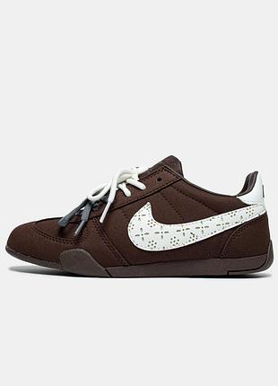 Nike sprint sister ridgerock ir5693-256 | коричневі жіночі кросівки з візерунчастим свішем | 36–41