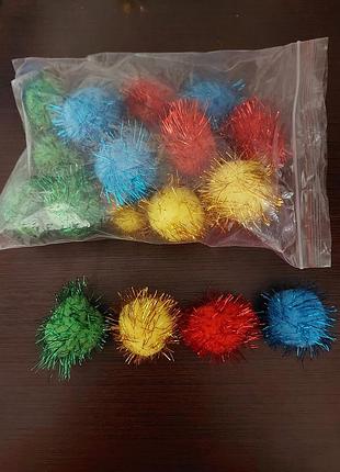 Разноцветные помпоны для рукоделия, декора