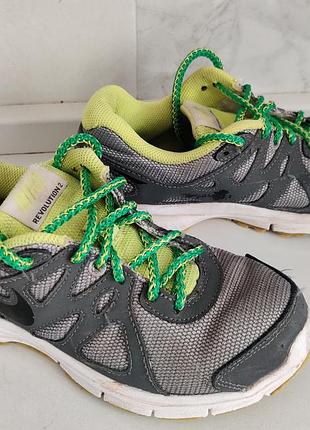 Кросівки nike revolution 2 35,5 22,5см бігові міські тренувальні спортивні сірі тканинні