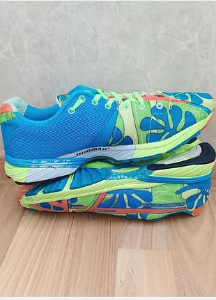 Продам asics-стильные кроссовки,41,5 3