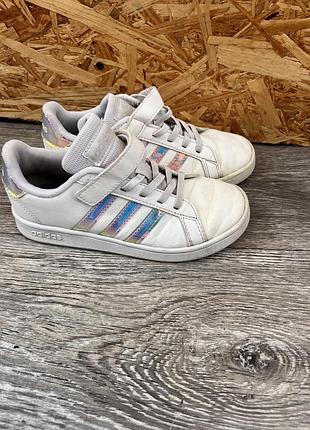 Кросівки на дівчинку adidas