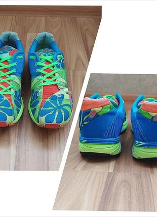 Продам asics-стильные кроссовки,41,5 7
