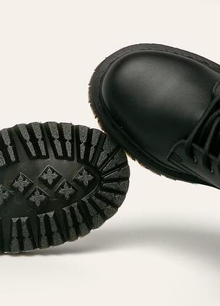Черевики жіночі dr. martens чорні 4