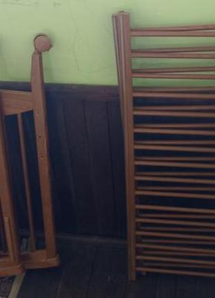 Дитяче ліжко класичне дерев'яне
