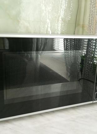 Мікрохвильова піч panasonic nn-st254m, на запчастини. або відремонтуйте та користуйтесь.