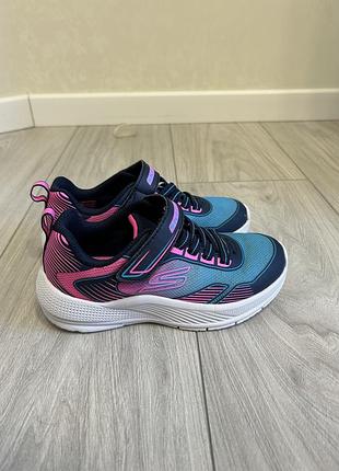 Кросівки для дівчинки skechers