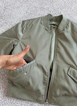 Pull&bear куртка бомпер кольору хакі осінь 8