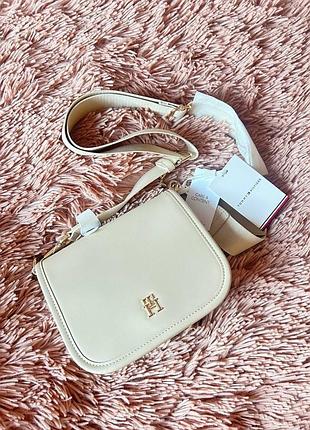 Крос-боді жіноча tommy hilfiger city crossover set молочна, бежева