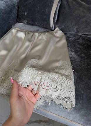 Сатинова спідниця one size з мереживом бежева