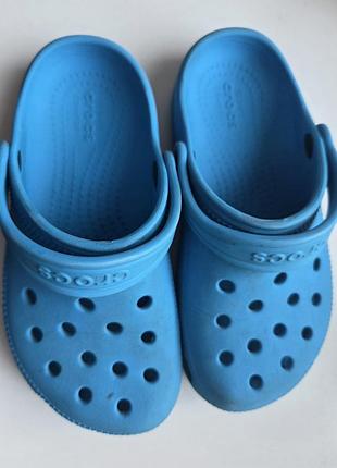 Босоніжки та сандалі для дітей crocs c12 сині