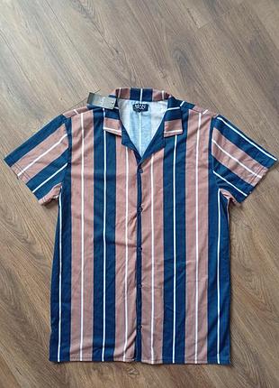 Брендовая тенниска boohoo.