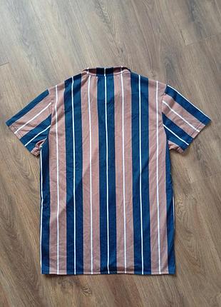 Брендовая тенниска boohoo. 2