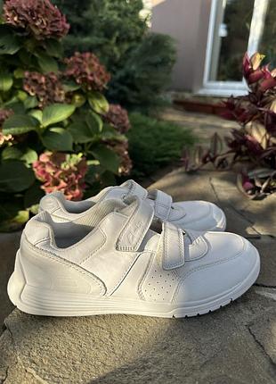 Кросівки для дітей clarks білі шкіряні 34 розмір