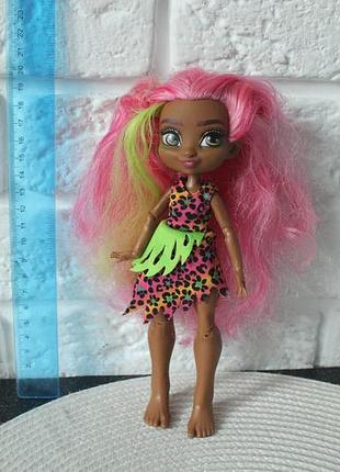 Лялька фернесса (fernessa) з доісторичної серії cave club від компанії mattel