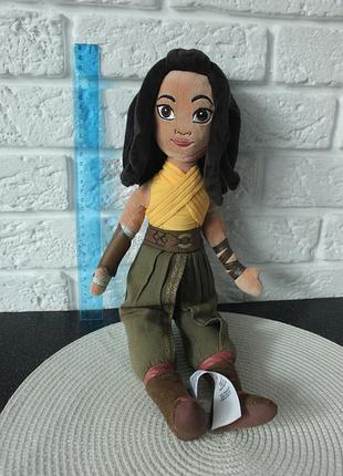 Рая (raya) из анимационного фильма disney «райя и последний дракон» (raya and the last dragon).