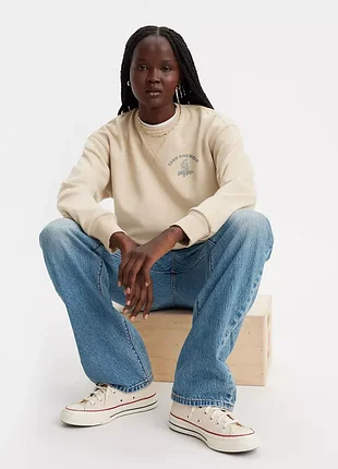 Свитшот молочного цвета levis, размер m