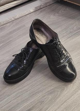 Классические женские туфли