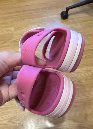 Босоніжки та сандалі дитячі crocs рожеві 3