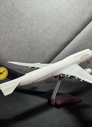 Модель літака boeing 747-8 lufthansa 3