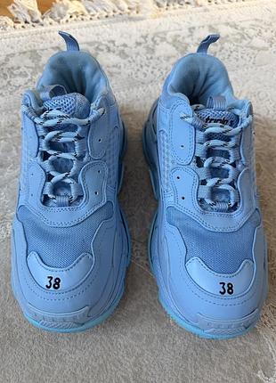 Кросівки від balenciaga