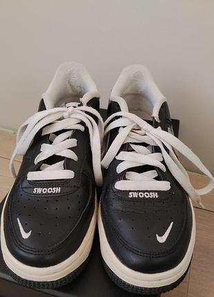 Кроссовки на девочку nike air force 1 swoosh черного цвета, 22,5 см, размер 35