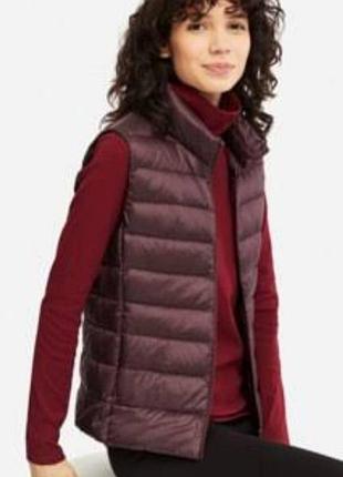 Надлегкий пуховий жилет uniqlo. розмір xs.