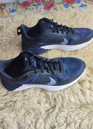 Стильные кроссовки nike lunar roam 7