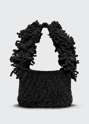 Чорна текстурна сумка blackberry velvet crochet bag - medium | elli vivaldi ручної роботи з м'якою плюшевою поверхнею