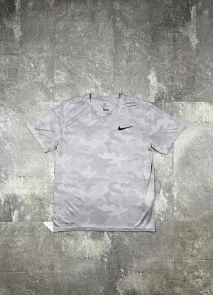 Спортивна футболка nike dri-fit найк камуфляжний принт для бігу залу тренувань сіра чоловіча майка кофта t-shirt t shirt оригінал розмір m 909350-027