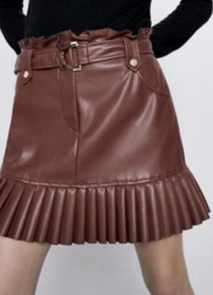 Спідниця з еко шкіри від zara