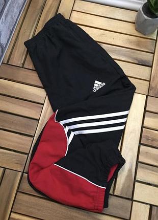 Спортивні штани жіночі adidas performance чорно-червоні на манжеті