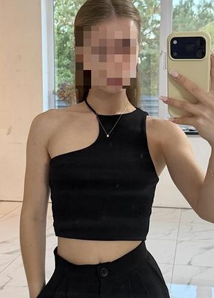 Топ жіночий bershka чорний xs-s