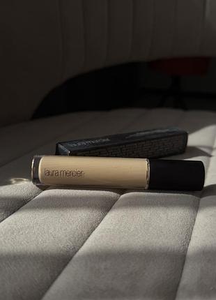 Laura mercier консилер 4