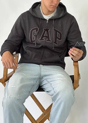 Теплая кофта gap с капюшоном на молниии. на флисе, теплая зипка
