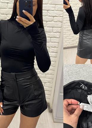 Шорти zara з екошкіри