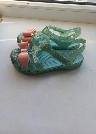 Босоножки сандалии crocs isabella bow sandal
оригинал размер j1 (32-33) 18.5 см