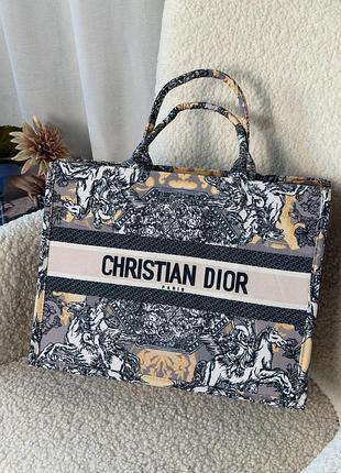 Шоппер christian dior book tote pegasus серый есть