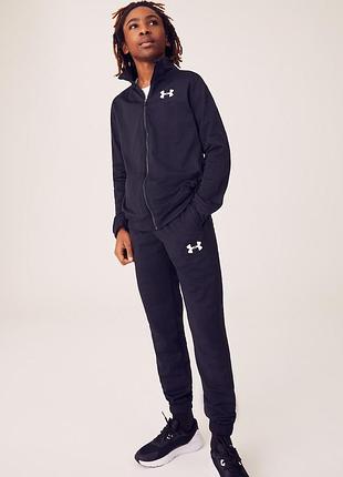 Чорний спортивний костюм under armour