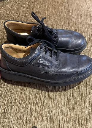 Шкіряні туфлі дербі clarks
