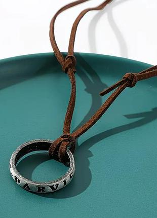 Кольцо нейтана дрейка "sic parvis magna.  большое начинается с малого". uncharted. анчартед