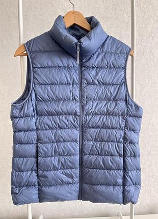 Пуховый жилет uniqlo