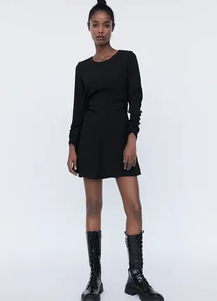 🖤стильна чорна сукня міні zara з довгими рукавами та драпуванням/маленька чорна сукня🖤